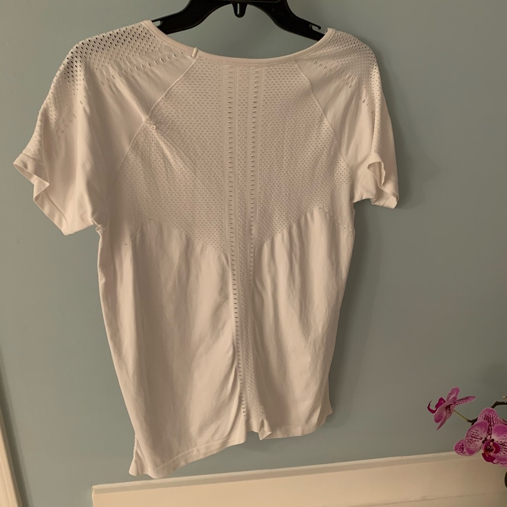 Athleta Tee Shirt